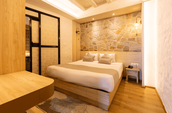 Arushi Boutique Hotel Suite Room